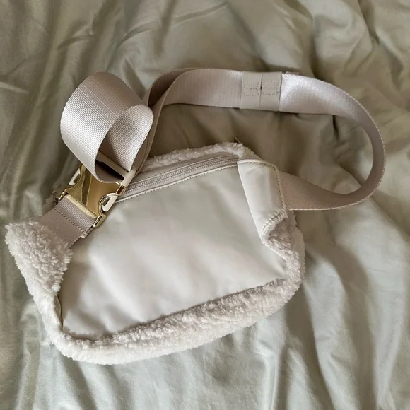 LULULEMON BAG - Picture 2 of 3